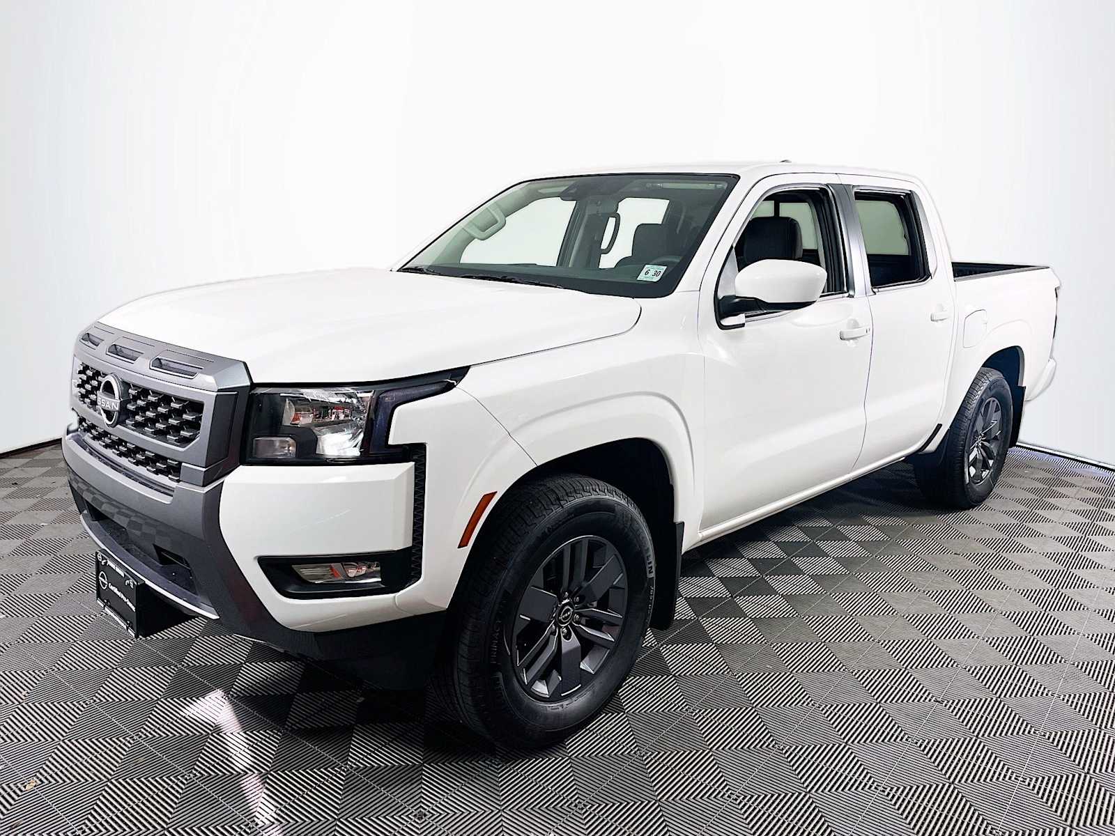 2025 Nissan Frontier SV's photo