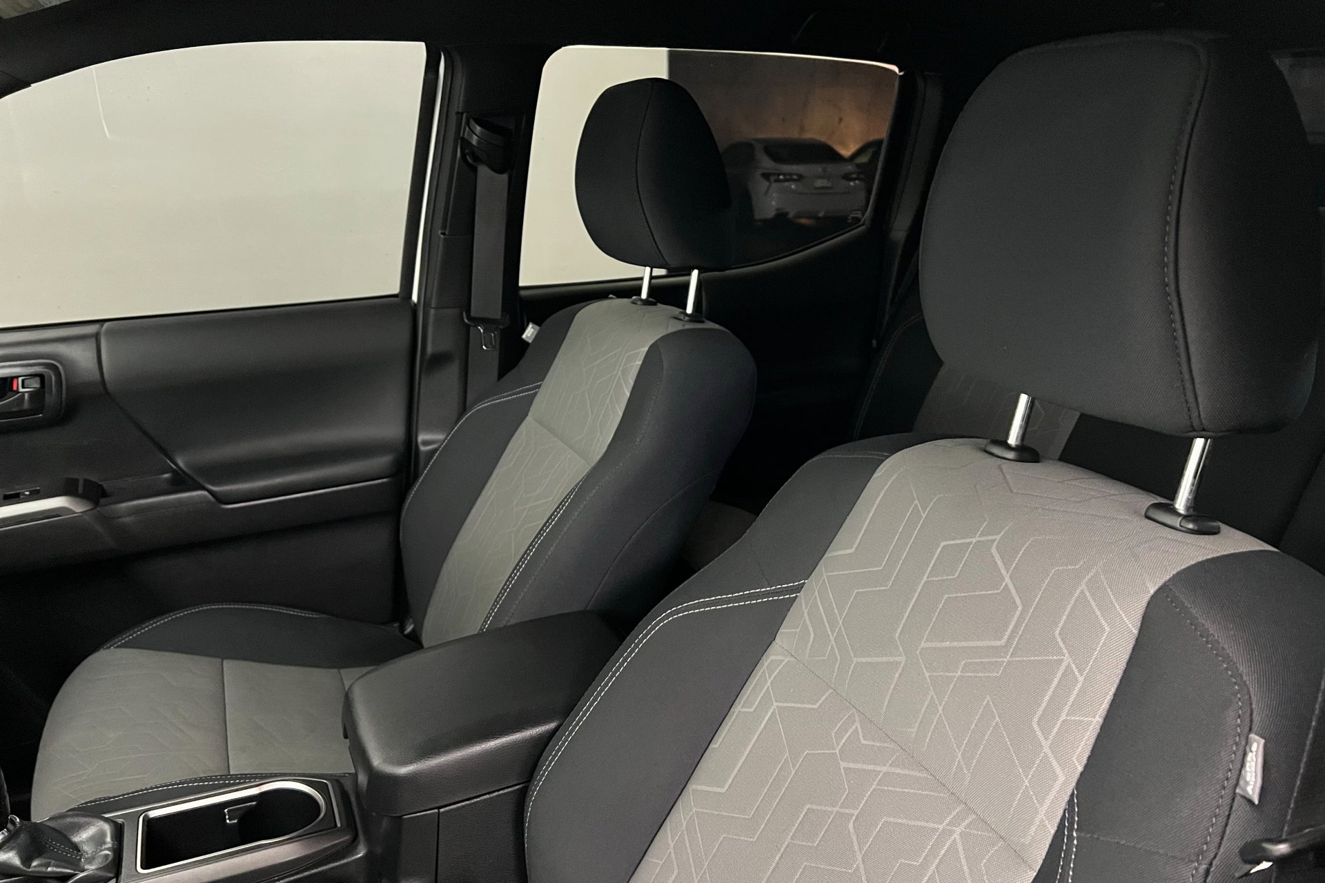 2023 Toyota Tacoma TRD Off-Road photo 16