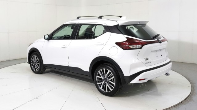 Used 2024 WHITE Nissan SV image 3