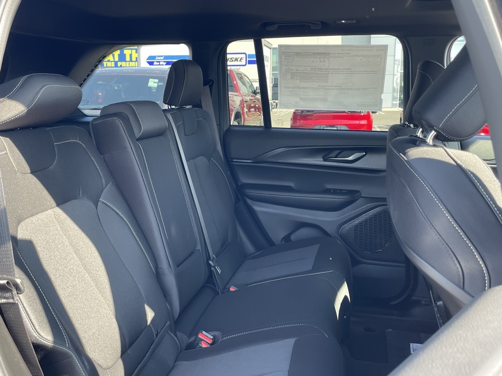2025 Jeep Grand Cherokee Laredo X photo 20