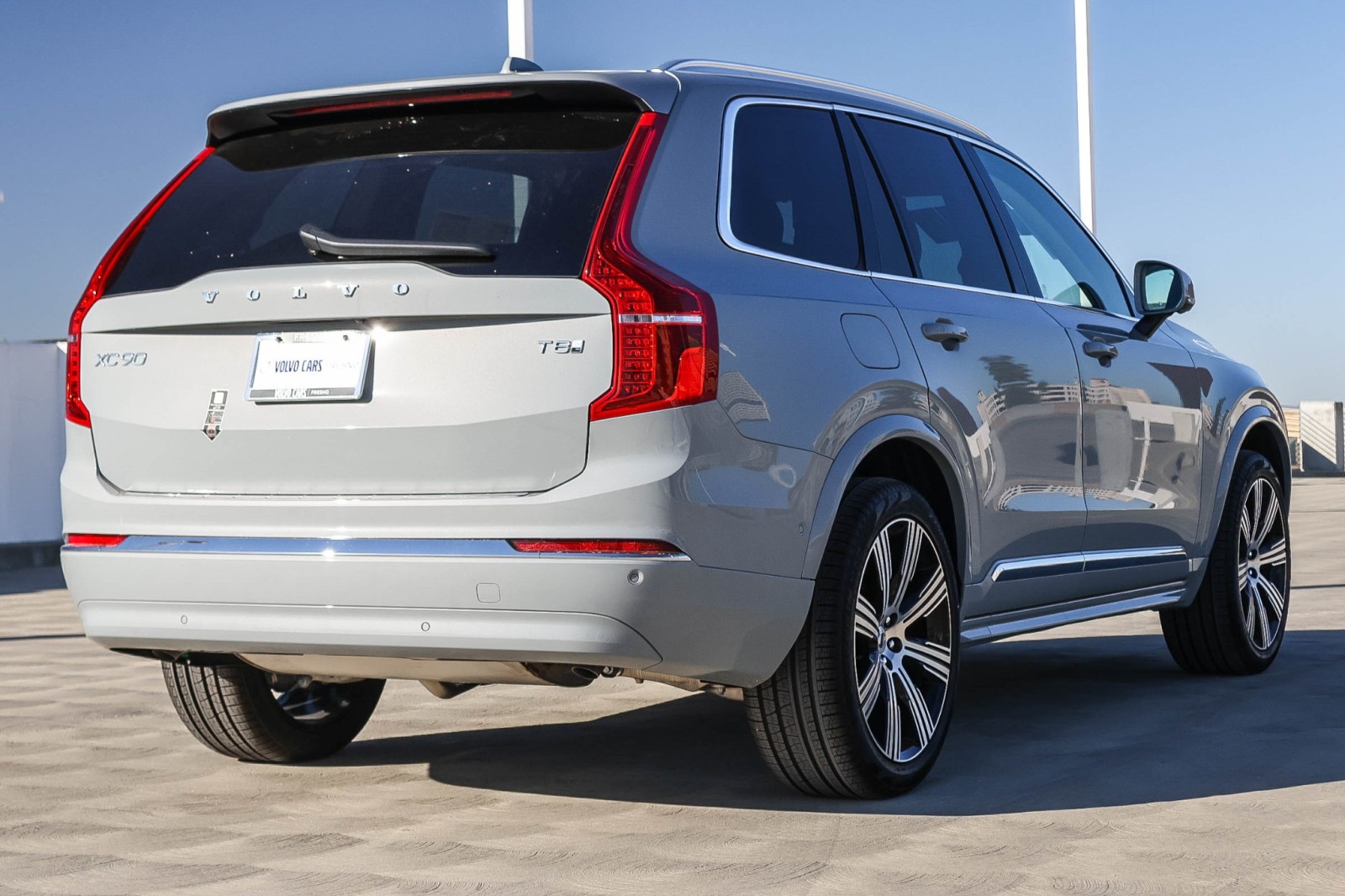2025 Volvo XC90 T8 AWD Plus photo 4