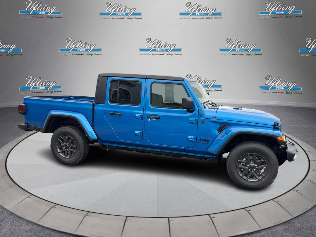 2025 Jeep Gladiator Sport S photo 2