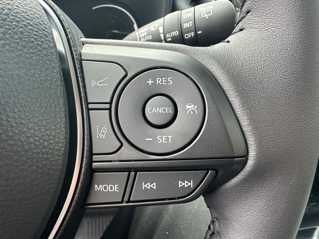 2025 Toyota RAV4 XLE photo 19