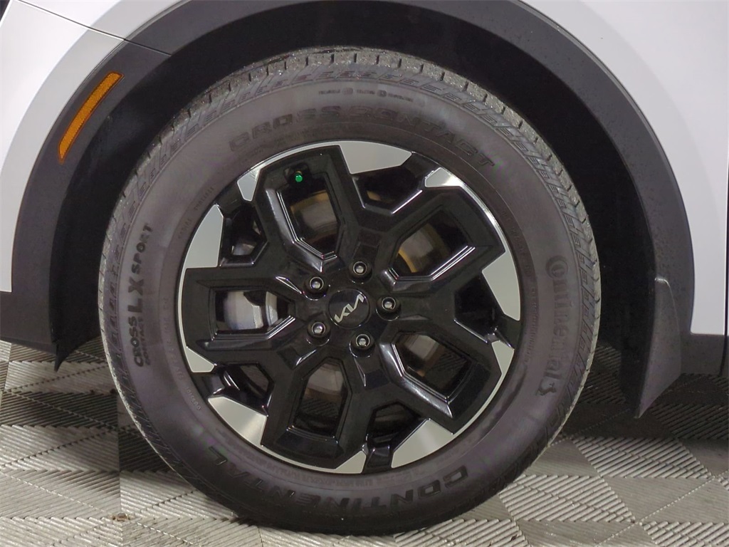 2025 Kia Sorento S photo 7