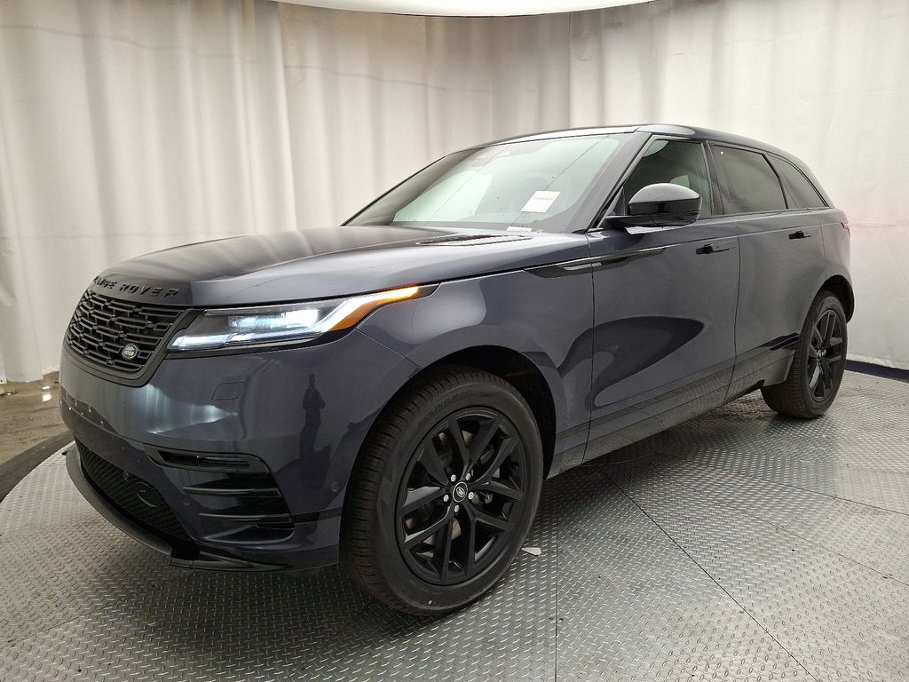 2026 Land Rover Range Rover Velar Dynamic SE's photo