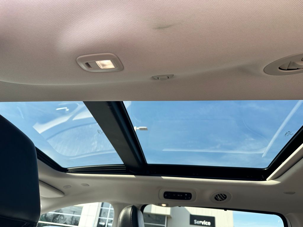 2024 Chrysler Pacifica Limited photo 12
