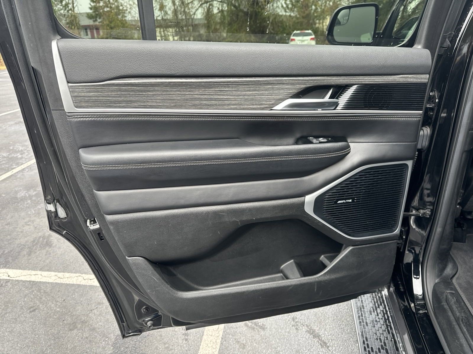 2022 Jeep Wagoneer Series III photo 25