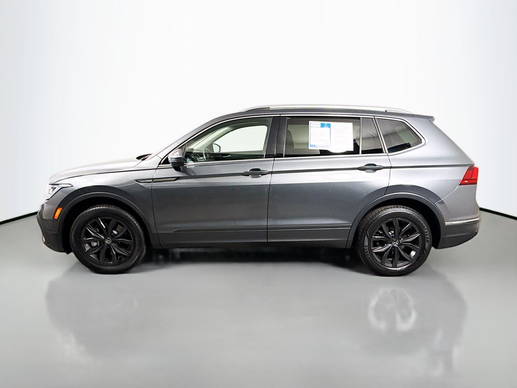 2024 Volkswagen Tiguan SE Wolfsburg Edition photo 3