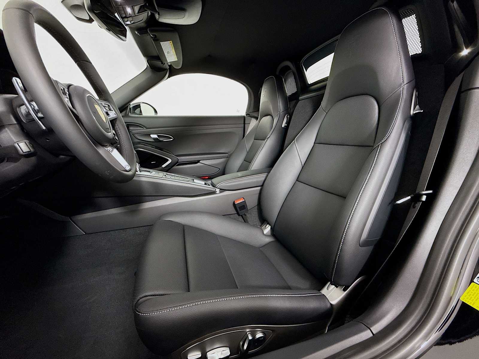 2025 Porsche Boxster photo 4