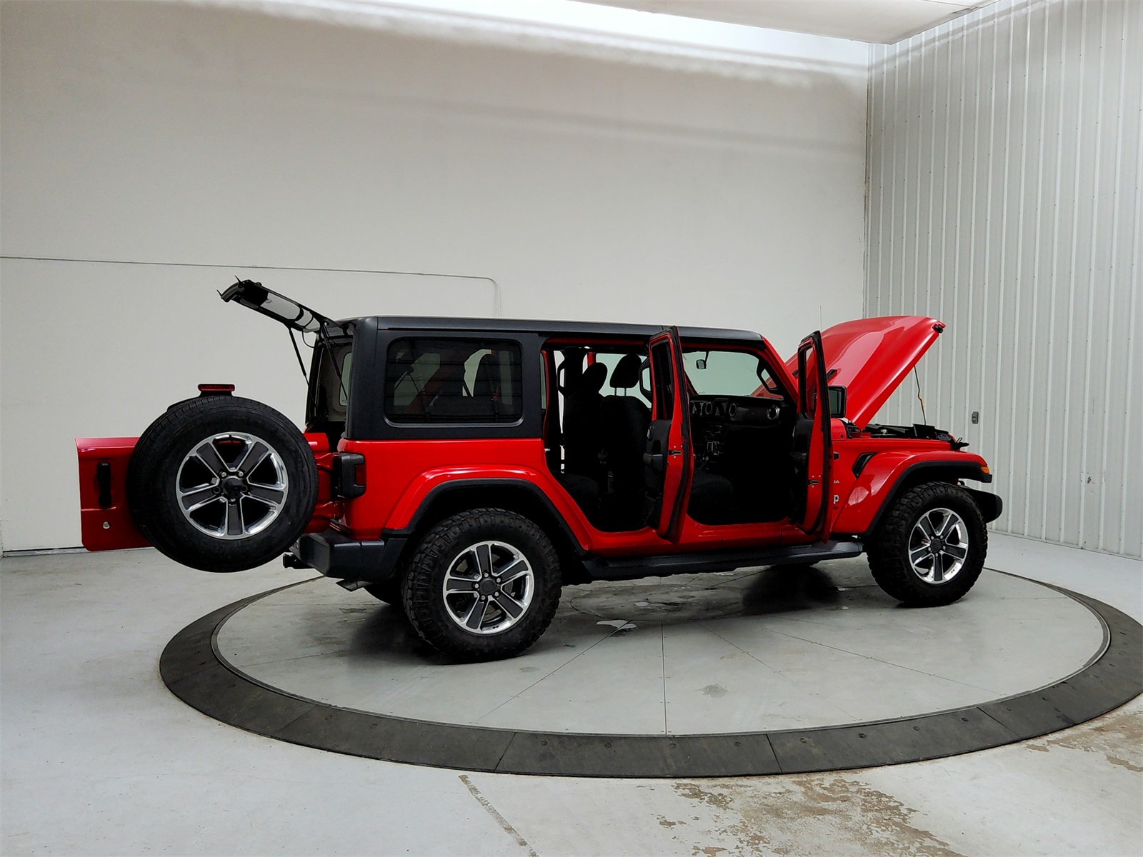 2020 Jeep Wrangler Unlimited Sahara photo 15