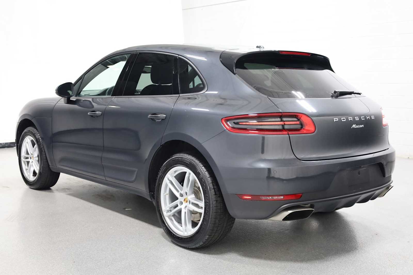 2018 Porsche Macan photo 2