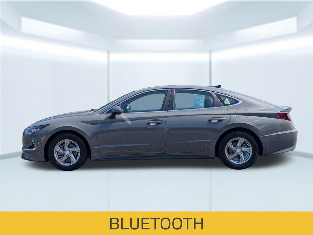 2022 Hyundai Sonata SE photo 2
