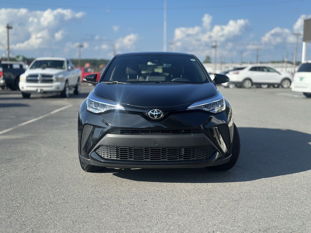 2022 Toyota C-HR XLE photo 2