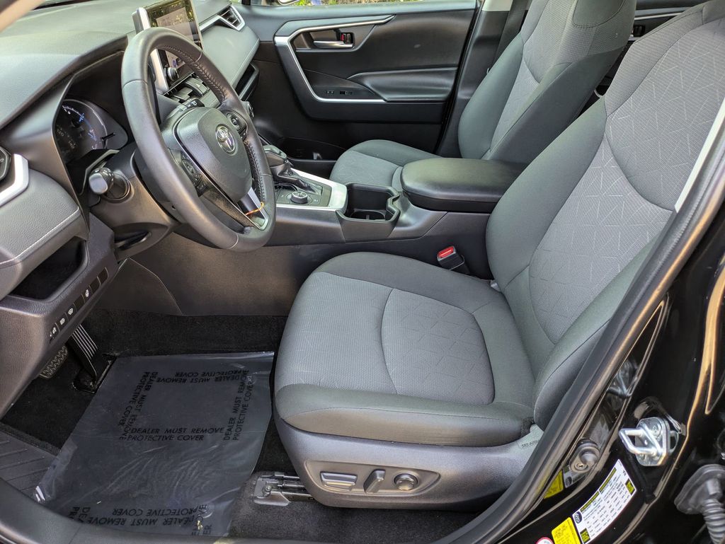 2024 Toyota RAV4 Hybrid photo 11