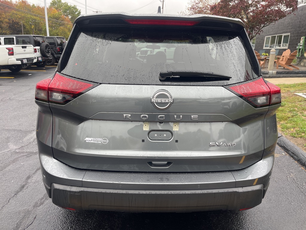 2024 Nissan Rogue SV photo 2