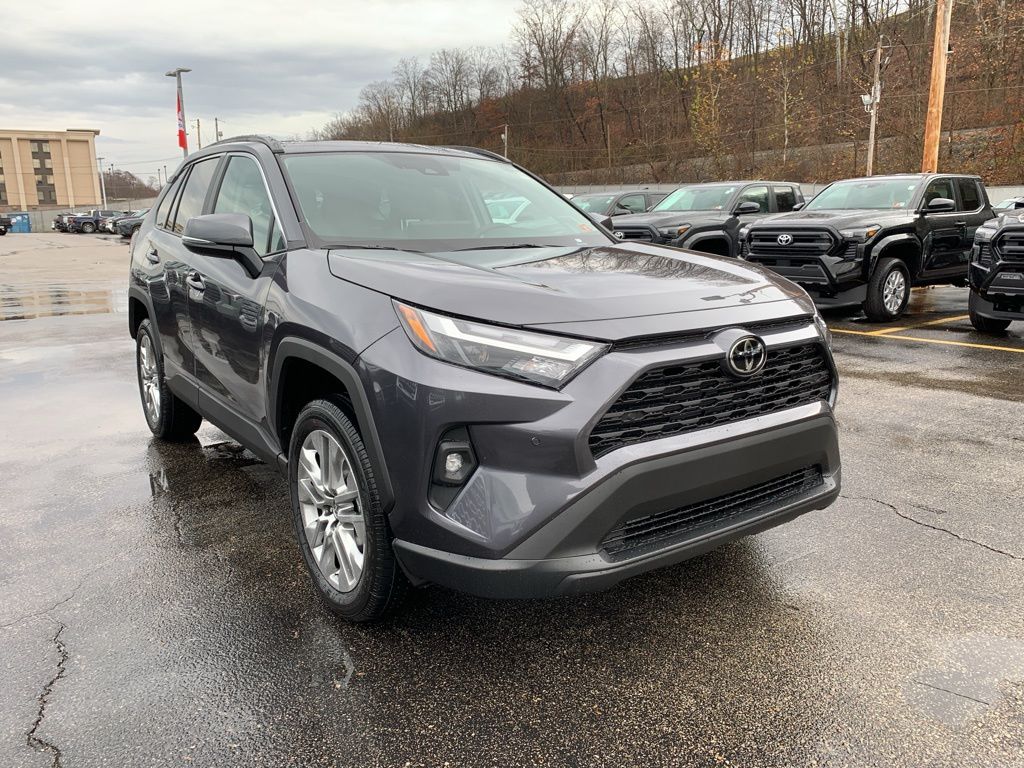 2025 Toyota RAV4 XLE Premium's photo