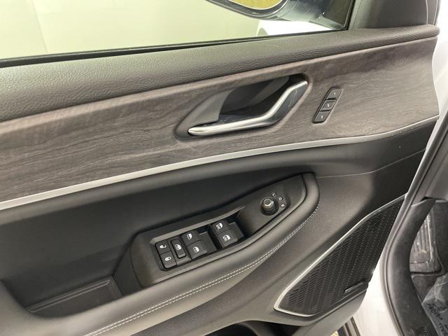 2025 Jeep Grand Cherokee Limited photo 19