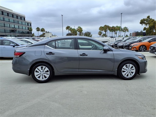 2025 Nissan Sentra S photo 4