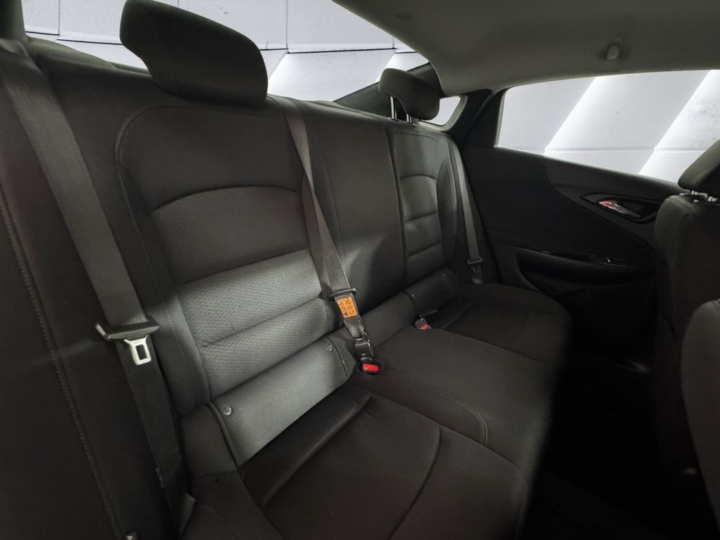 2022 Chevrolet Malibu photo 15