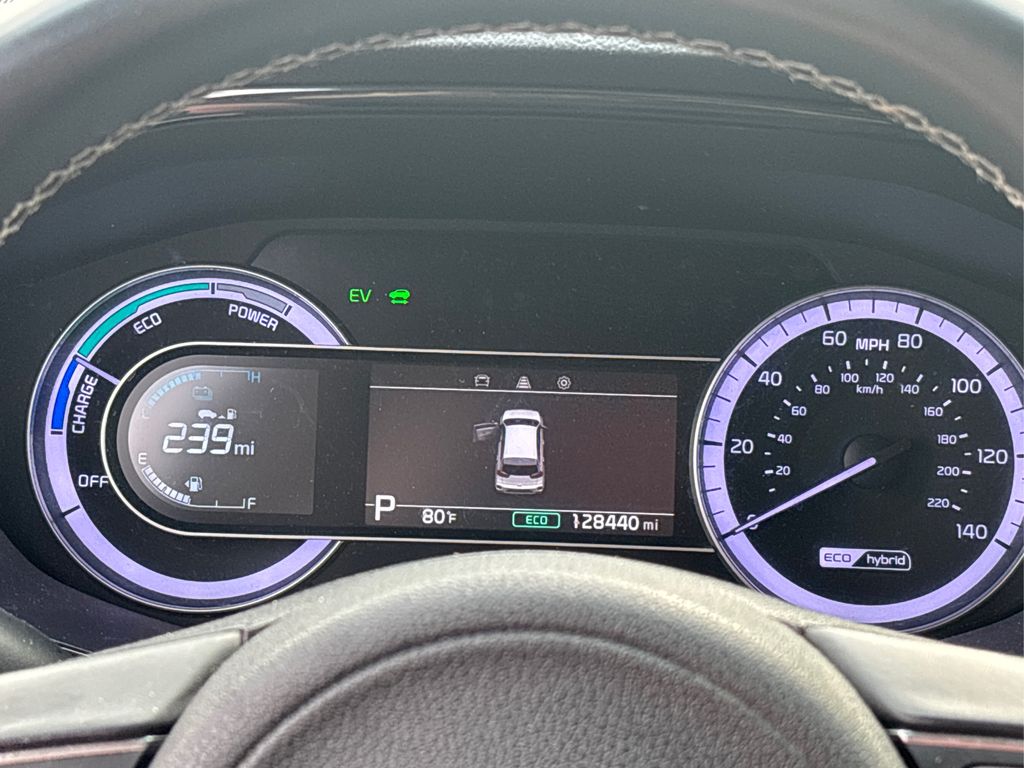 2022 Kia Niro LXS photo 20