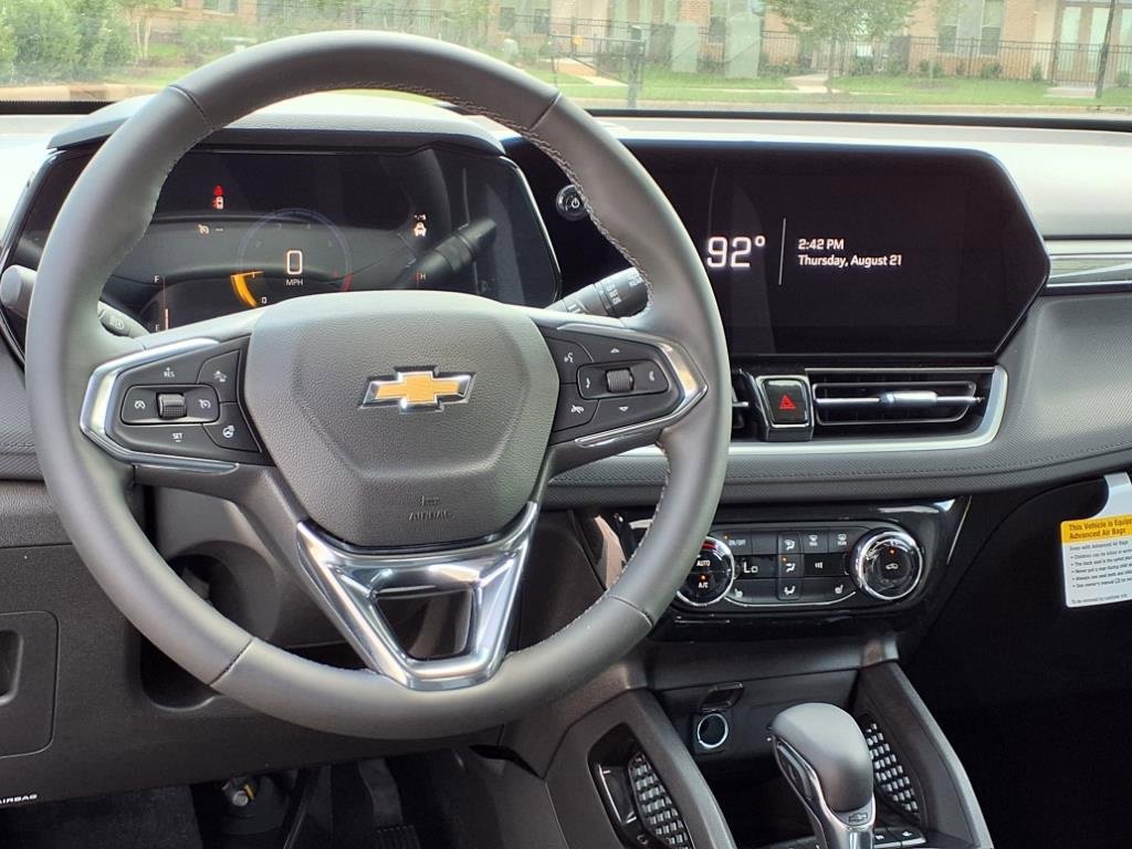 2026 Chevrolet Trailblazer LT photo 2