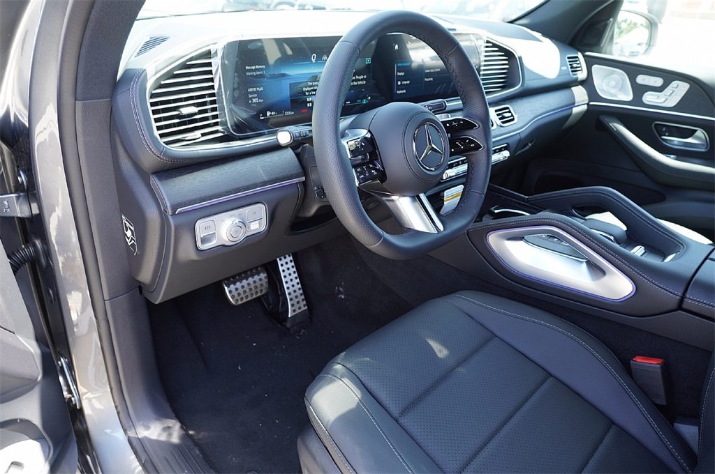 2026 Mercedes Benz GLS 450 4MATIC photo 14
