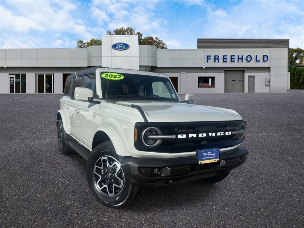 2022 Ford Bronco 4-Door Outer Banks's photo