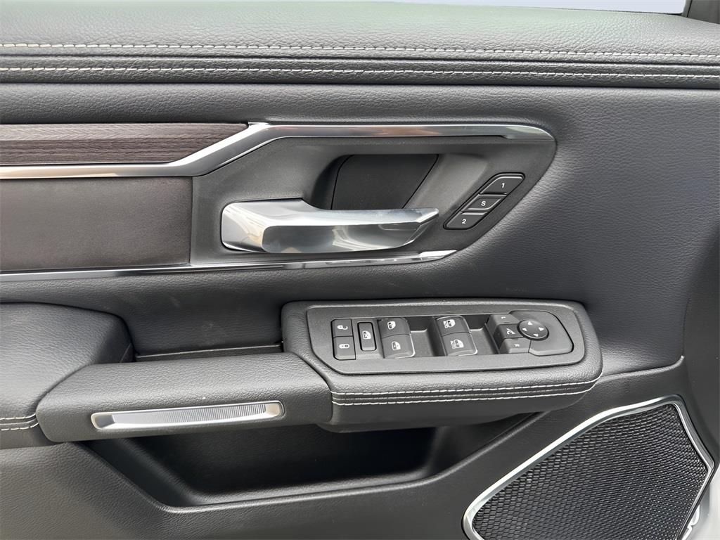 2025 Ram 1500 Laramie photo 8