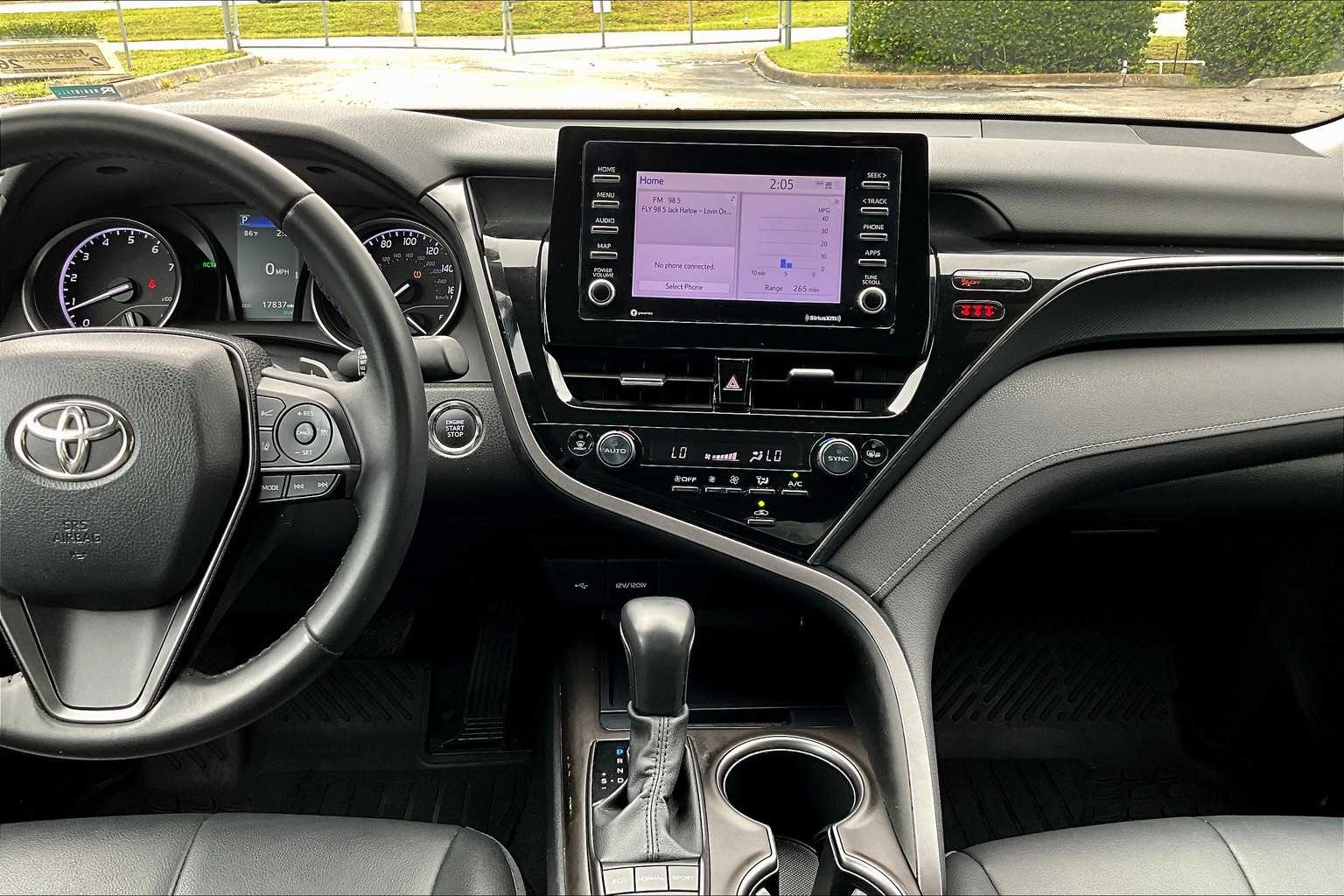 2023 Toyota Camry SE photo 6