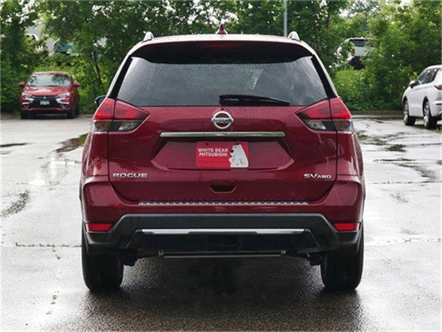 2018 Nissan Rogue SV photo 4
