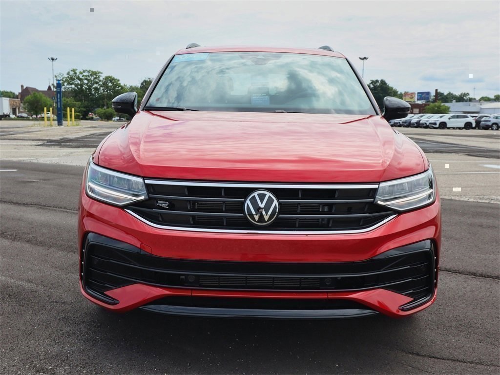 2024 Volkswagen Tiguan SE R-Line Black photo 8