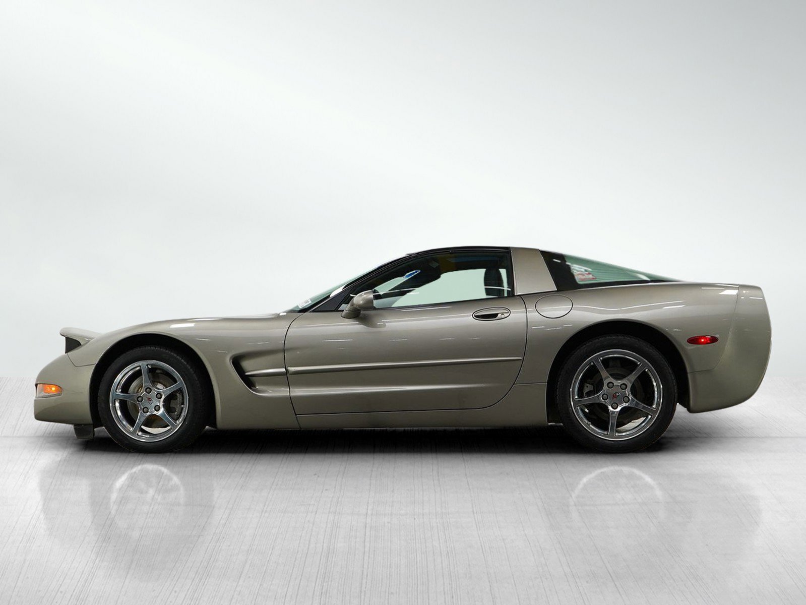 Used 2002 Chevrolet Corvette Base with VIN 1G1YY22G725109393 for sale in Wayzata, Minnesota