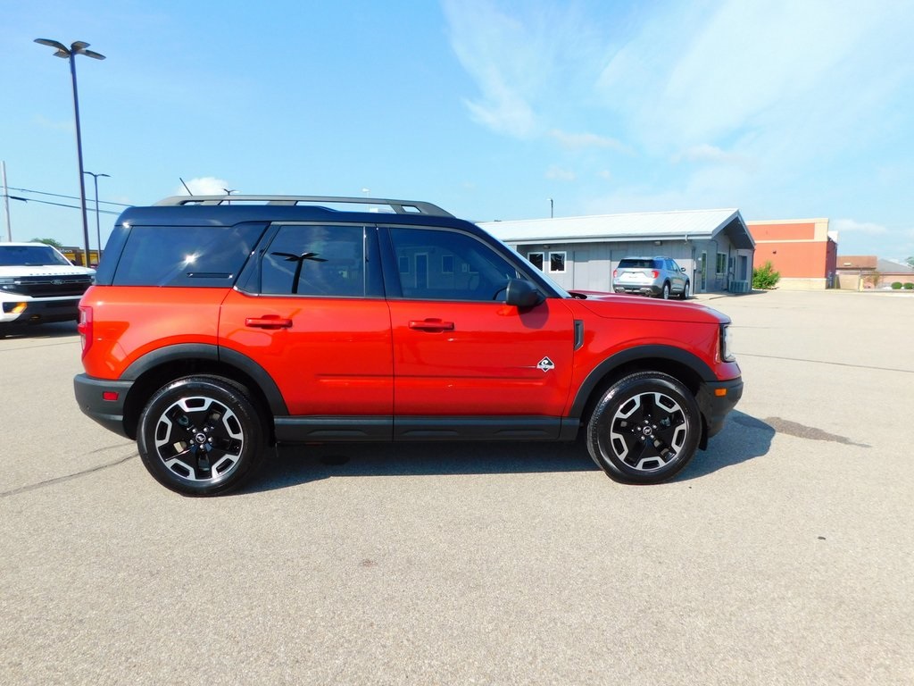 2022 Ford Bronco Sport Outer Banks photo 2