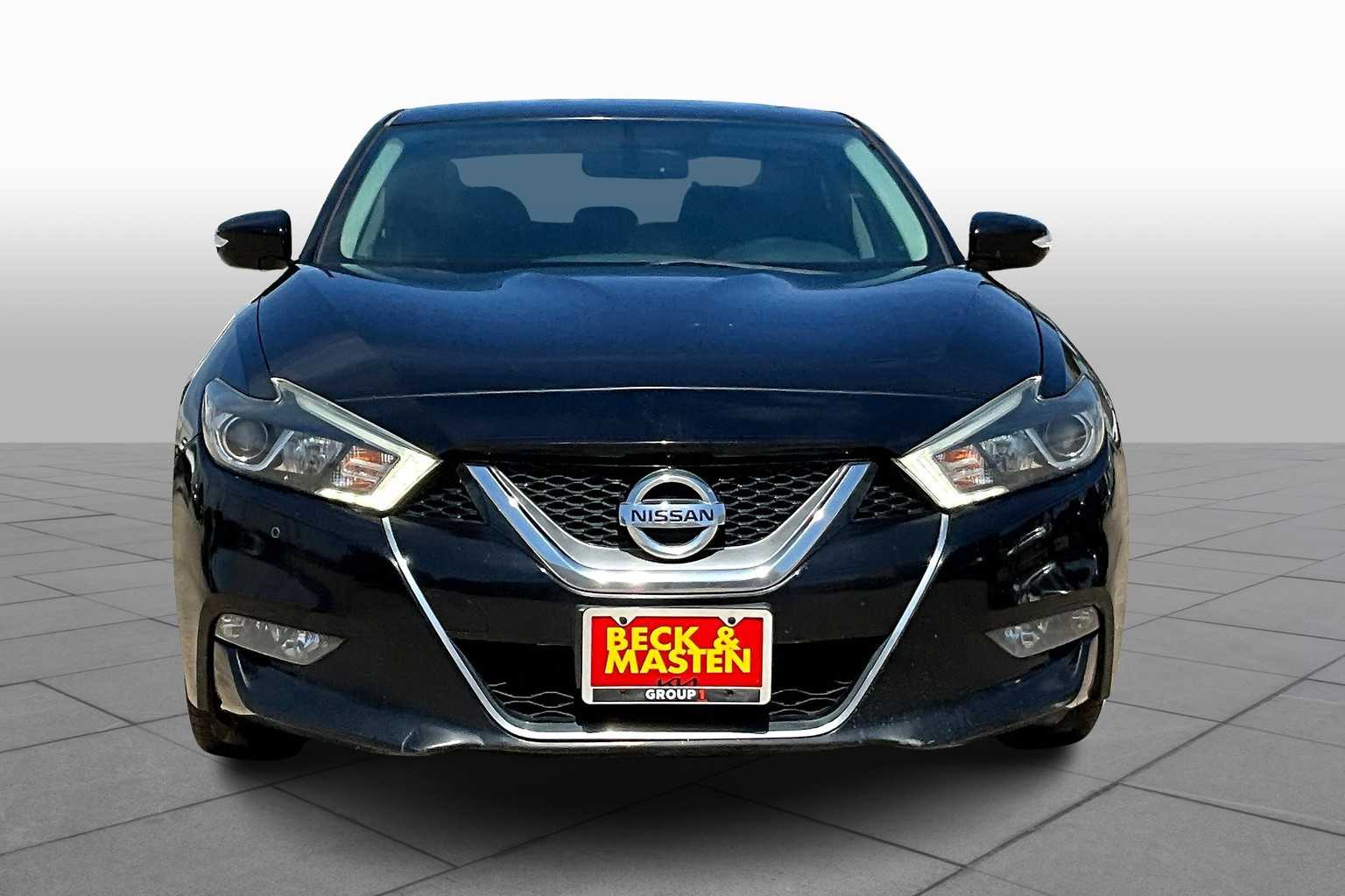 2017 Nissan Maxima SV photo 3
