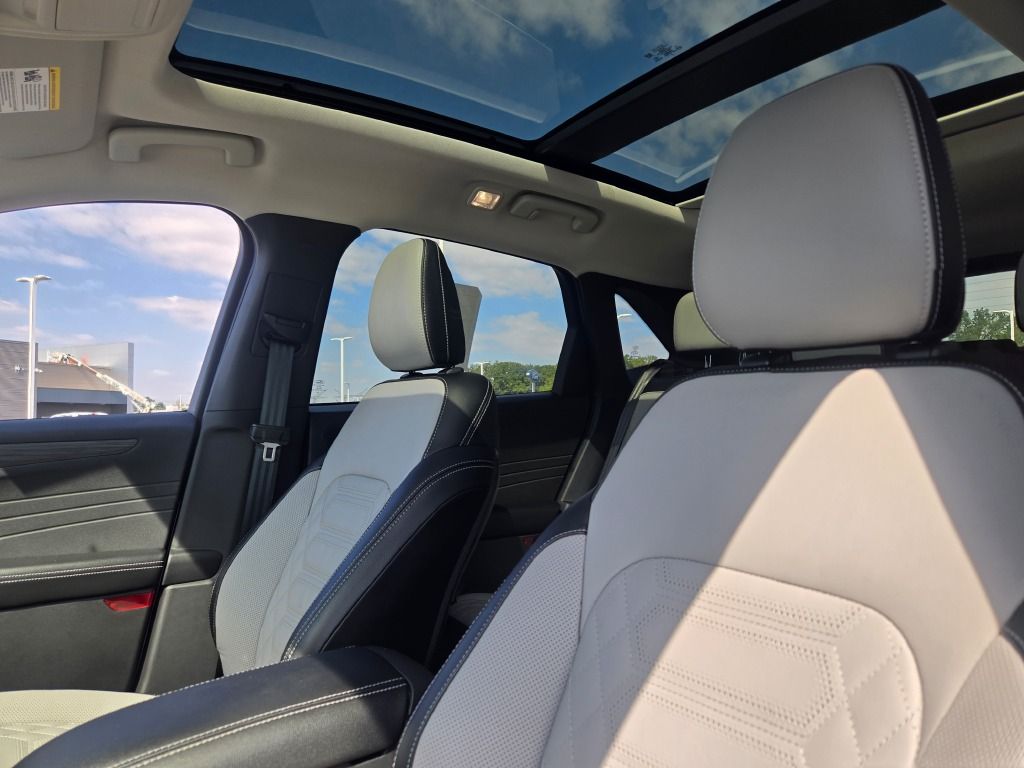 2024 Ford Escape Plug-In Hybrid Base photo 19