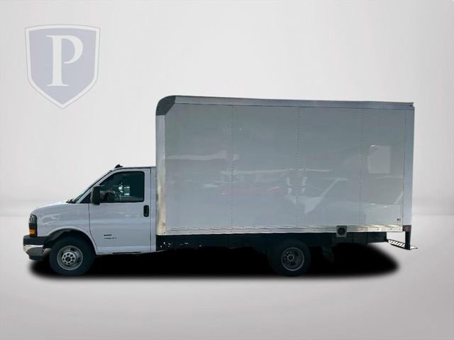 2024 Gmc Savana Cutaway photo 3