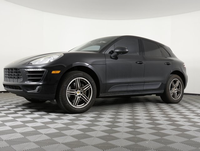 2017 Porsche Macan Base's photo
