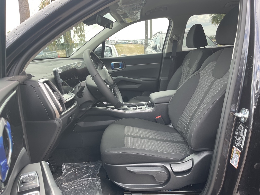 2026 Kia Sorento LX photo 6
