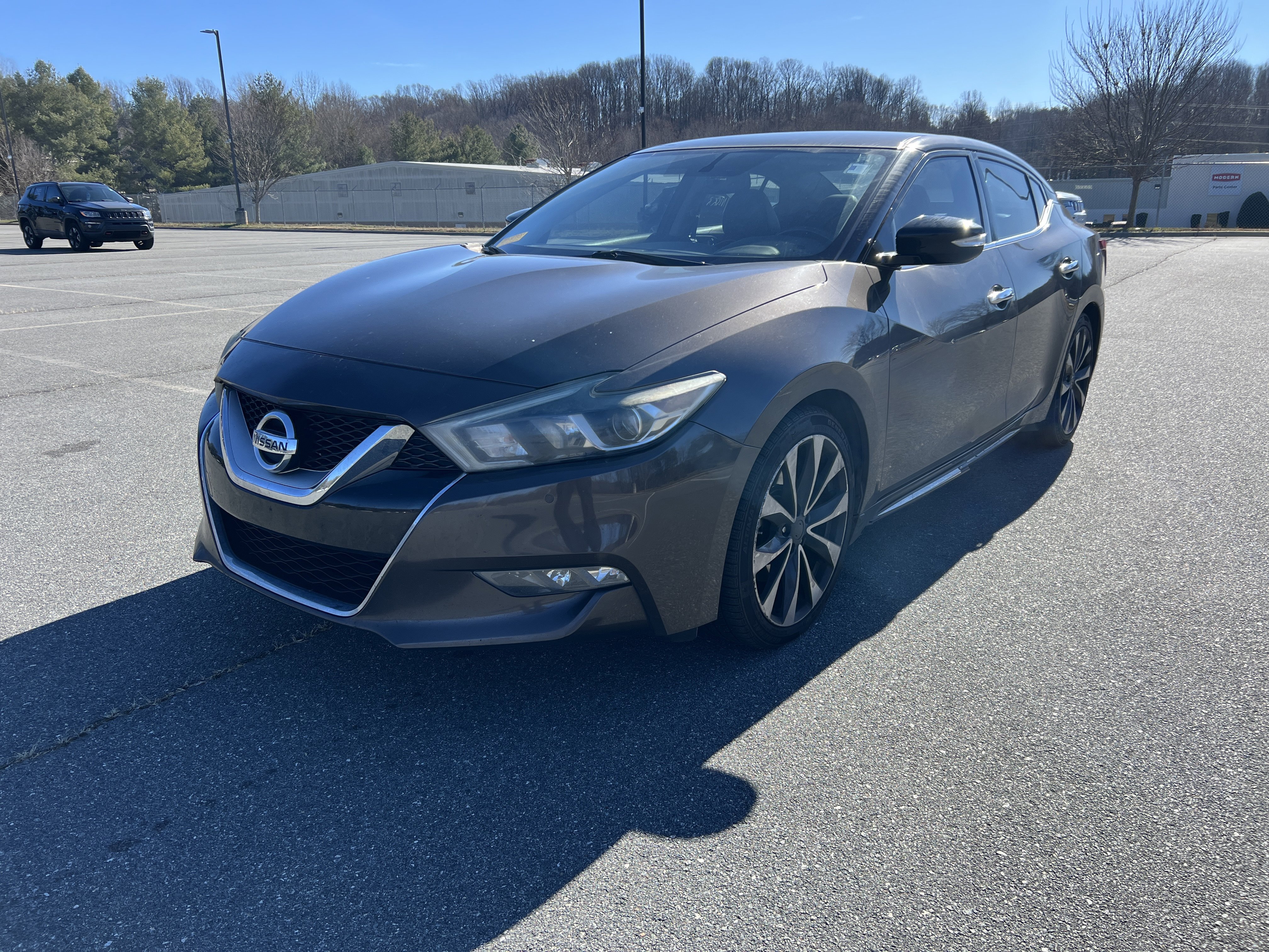 2016 Nissan Maxima SR's photo