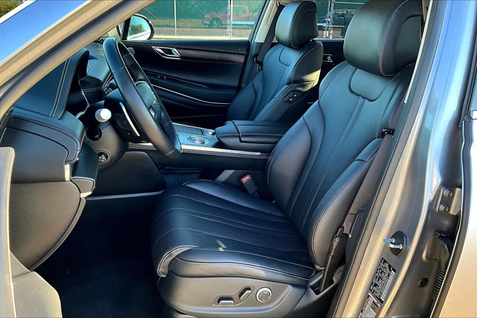 2024 Genesis GV80 2.5T AWD photo 3