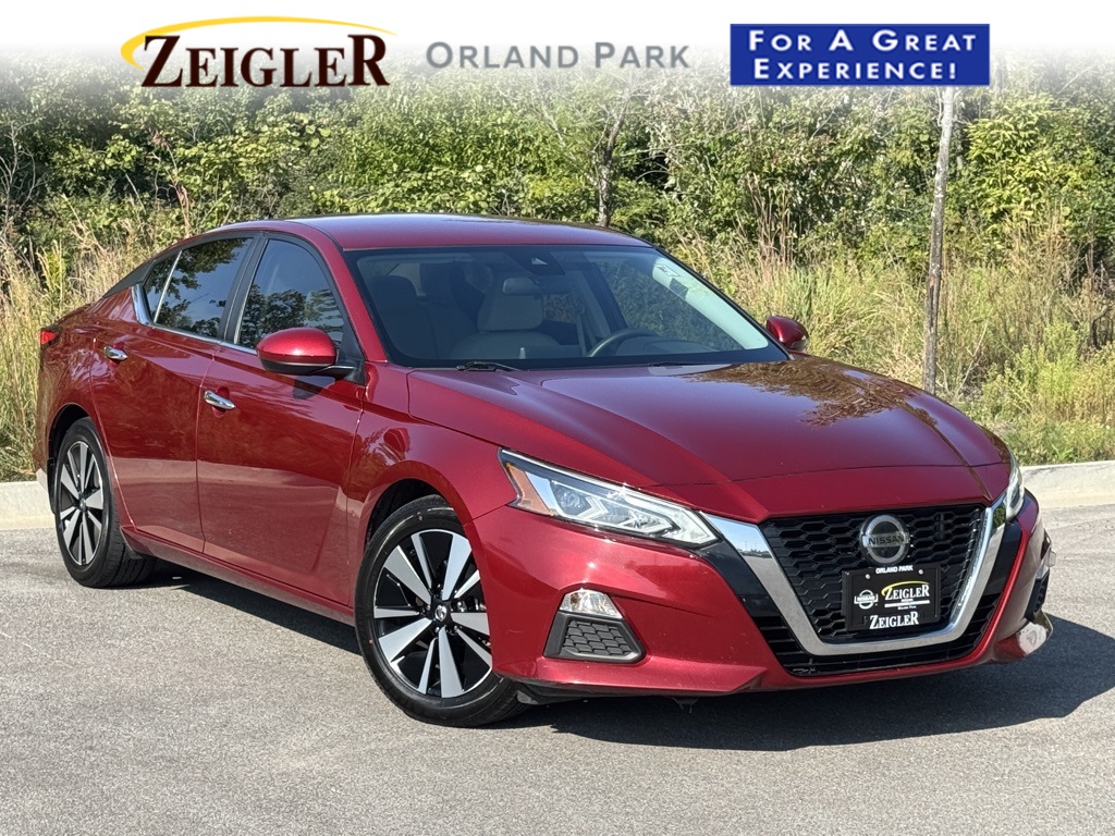 2022 Nissan Altima 2.5 SV photo 2
