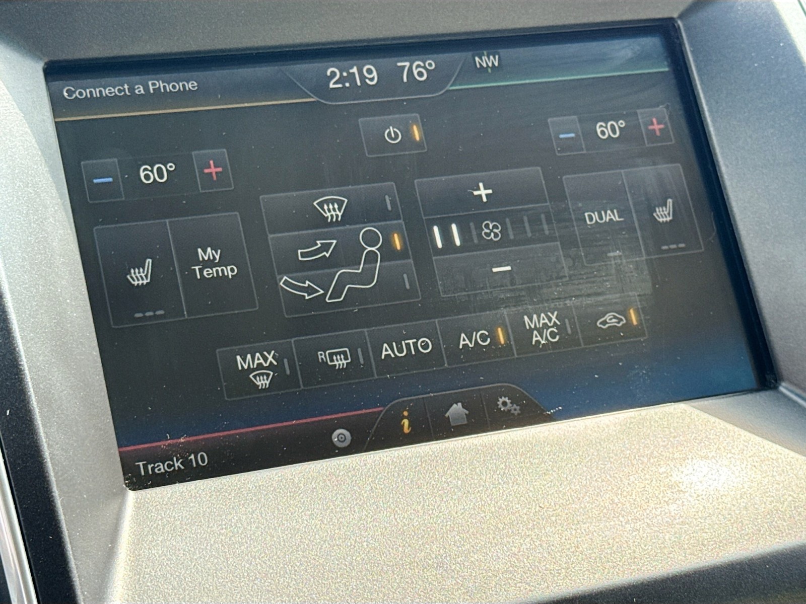 2015 Ford Edge Titanium photo 18