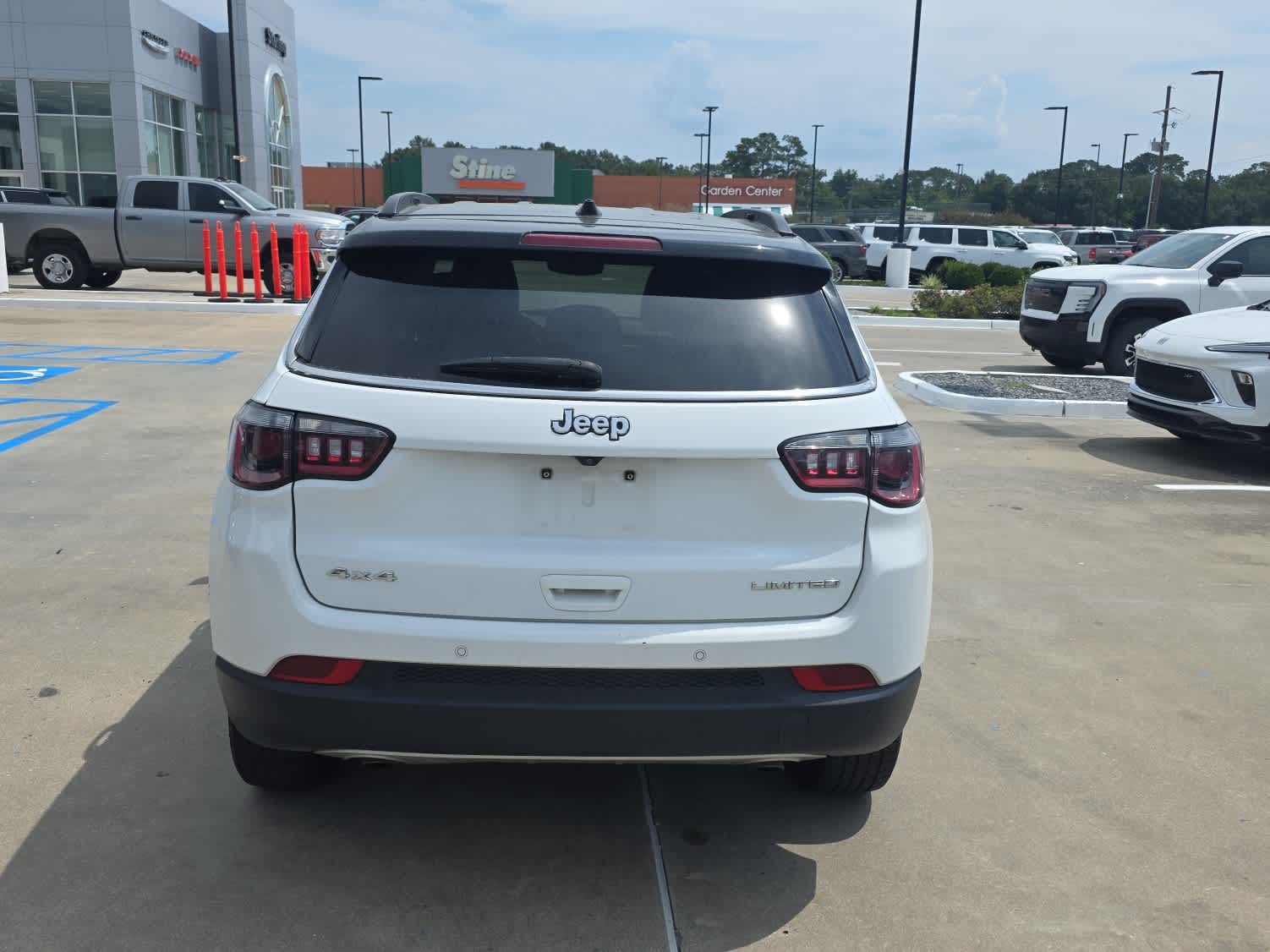 2023 Jeep Compass Limited photo 6
