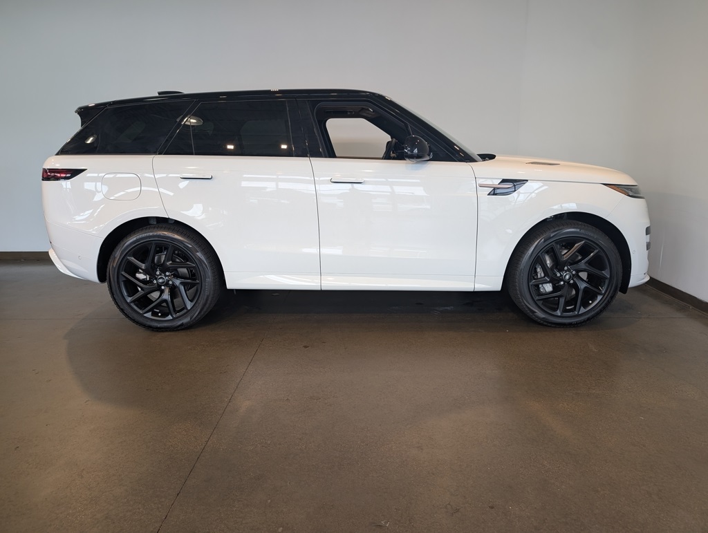 2025 Land Rover Range Rover Sport SE photo 6