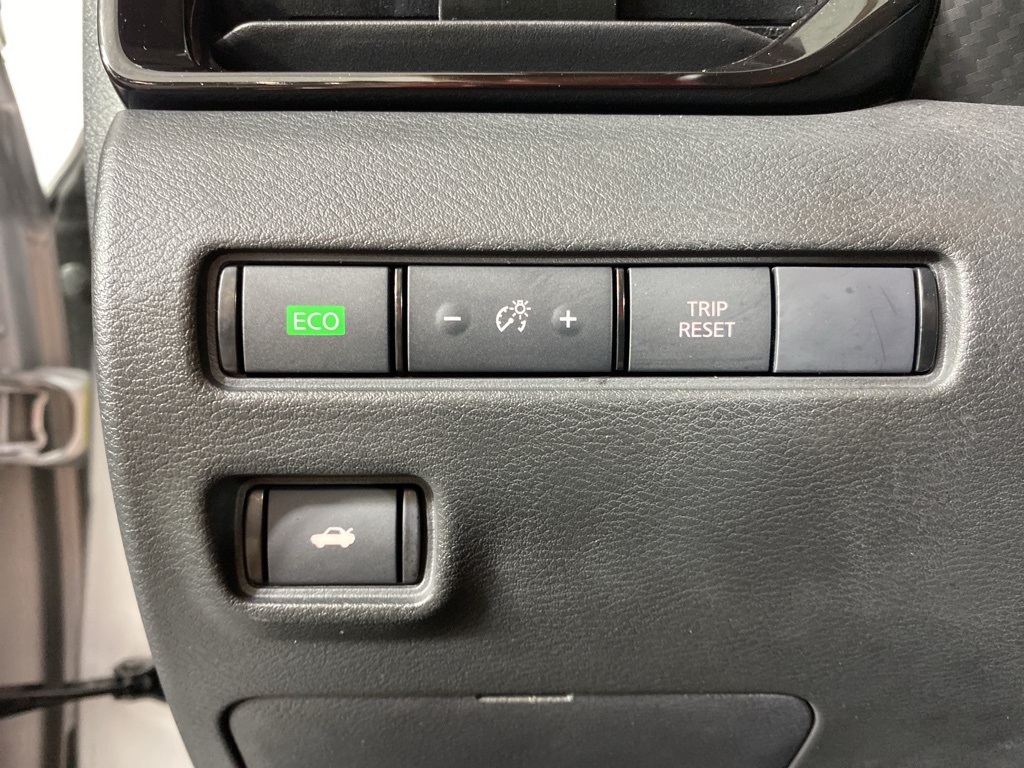 2020 Nissan Sentra SV photo 8