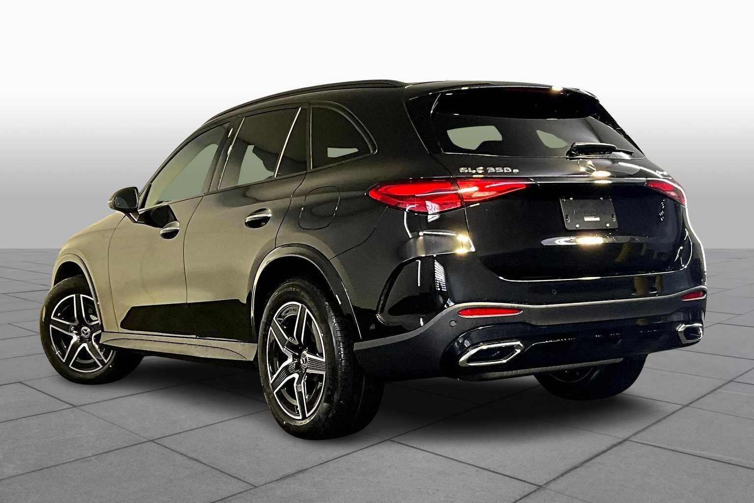 2026 Mercedes Benz GLC 350e 4MATIC photo 3