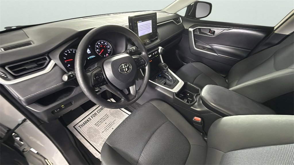 2022 Toyota RAV4 LE photo 16