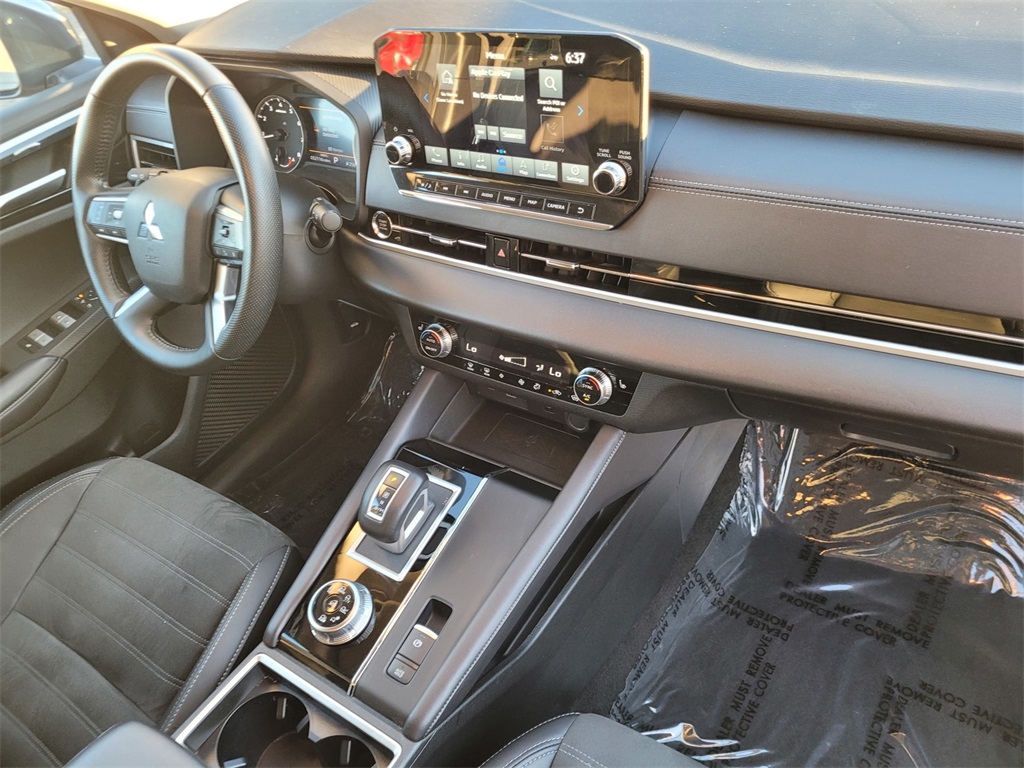 2024 Mitsubishi Outlander SE photo 19