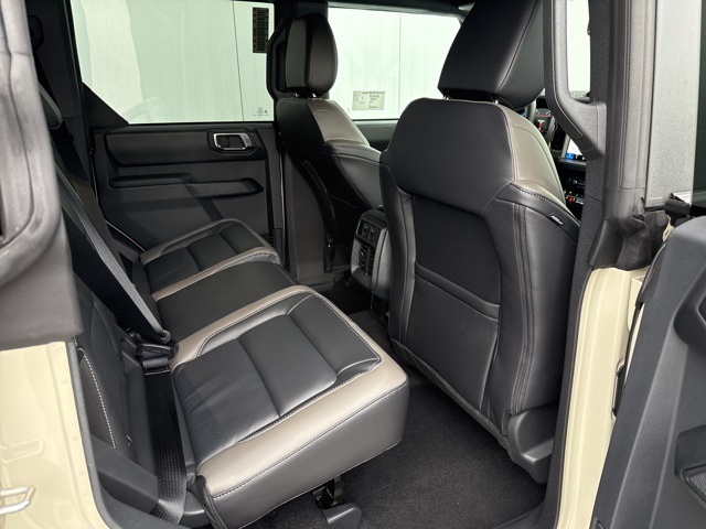 2025 Ford Bronco Outer Banks photo 4