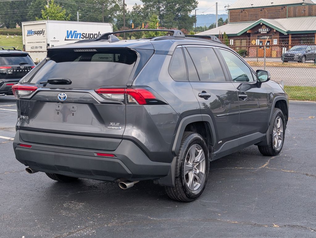 2023 Toyota RAV4 Hybrid XLE photo 4